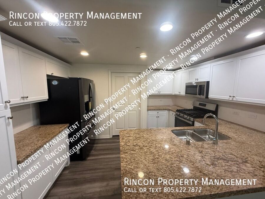 Ground Level Condo *Hearthside Ventura* 3 Bedrooms/2 Baths property image