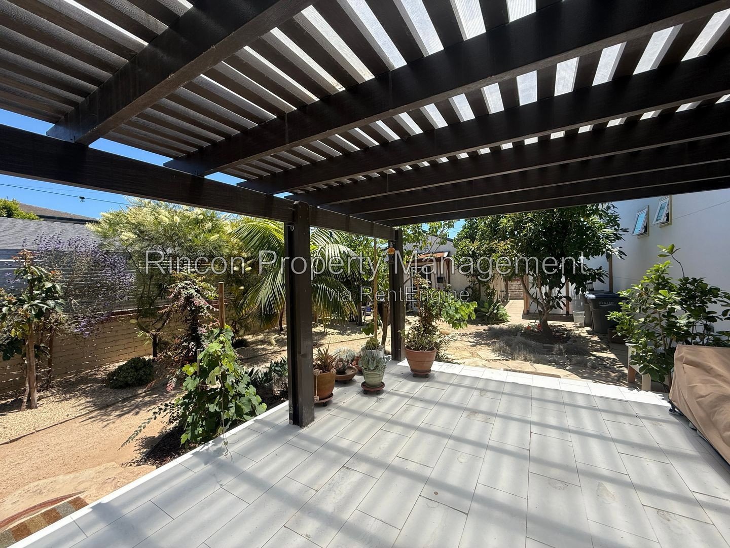 North Oxnard Home *Single Story* 3 Bedrooms/2 Baths 1158 sq ft property image