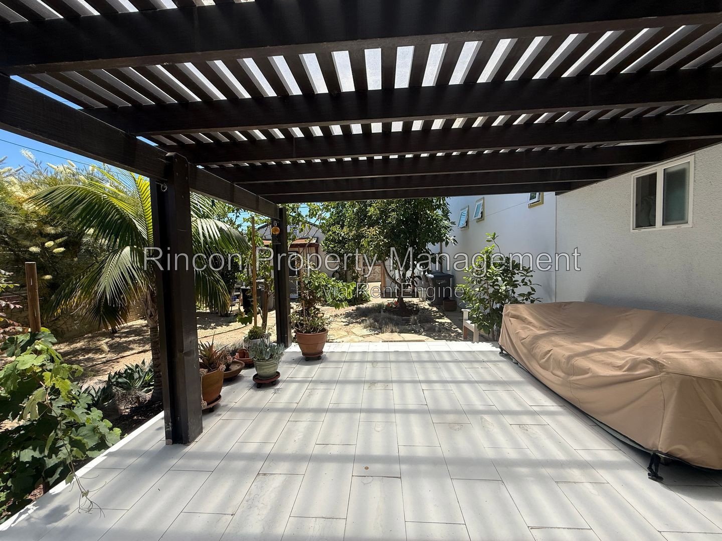 North Oxnard Home *Single Story* 3 Bedrooms/2 Baths 1158 sq ft property image