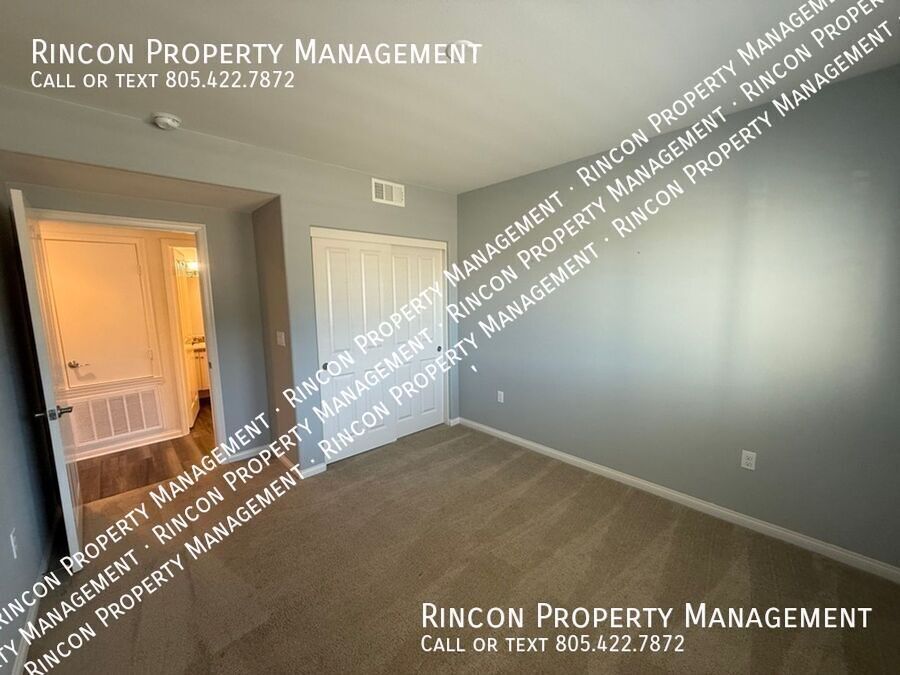 Ground Level Condo *Hearthside Ventura* 3 Bedrooms/2 Baths property image