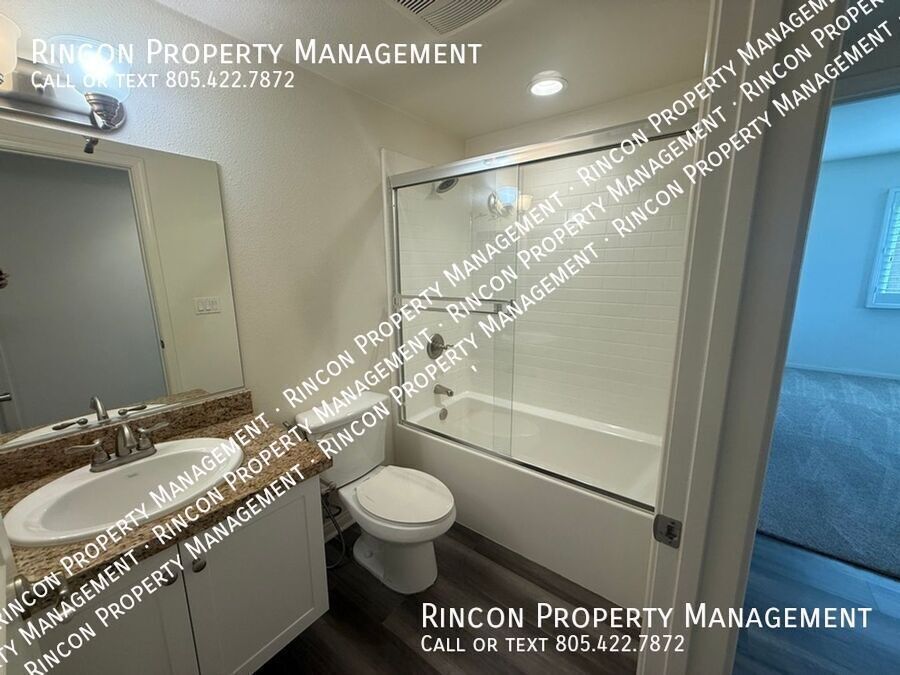 Ground Level Condo *Hearthside Ventura* 3 Bedrooms/2 Baths property image