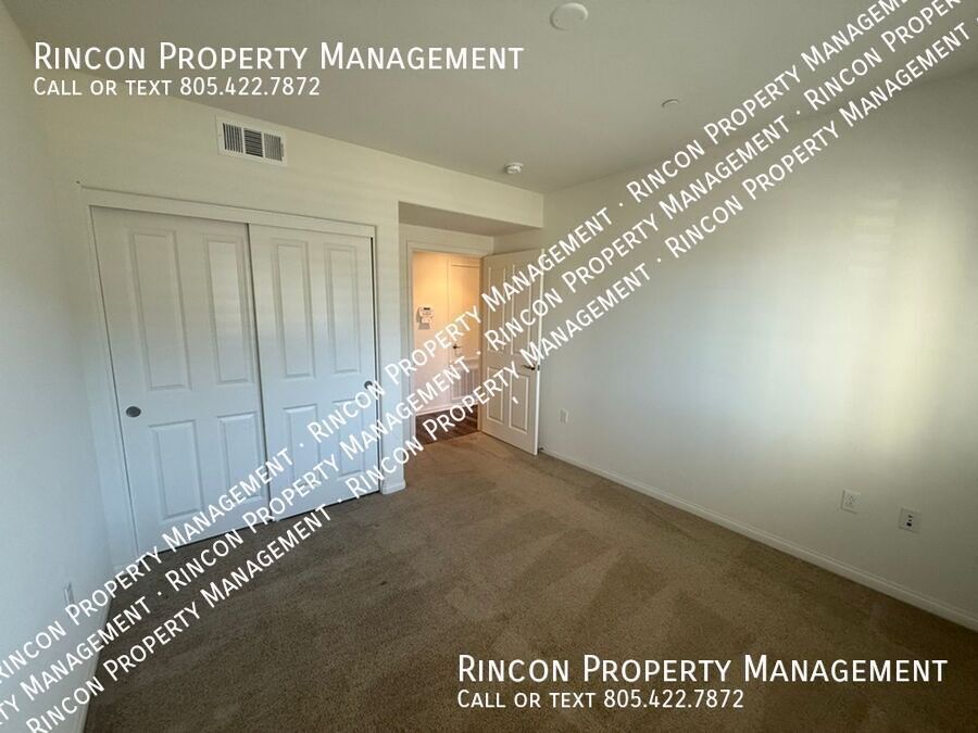 Ground Level Condo *Hearthside Ventura* 3 Bedrooms/2 Baths property image