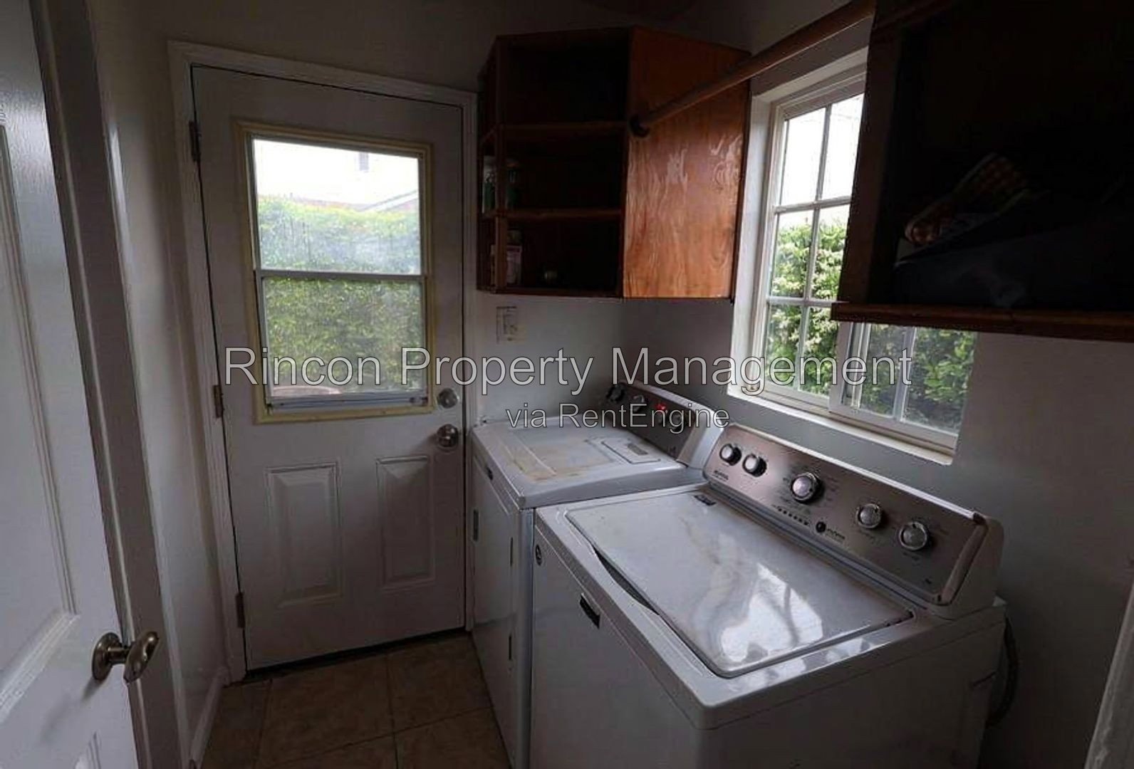 Prime Location in Oxnard *Available 7-26* 3 Bedrooms/2 Baths property image
