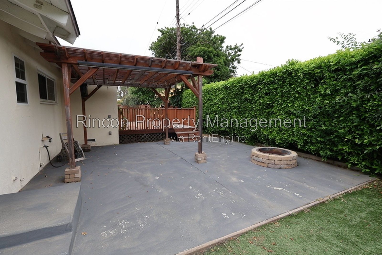 Prime Location in Oxnard *Available 7-26* 3 Bedrooms/2 Baths property image