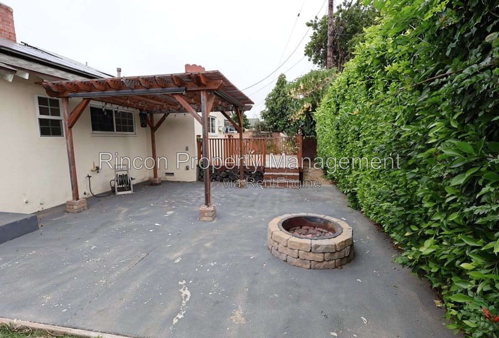 Prime Location in Oxnard *Available 7-26* 3 Bedrooms/2 Baths property image