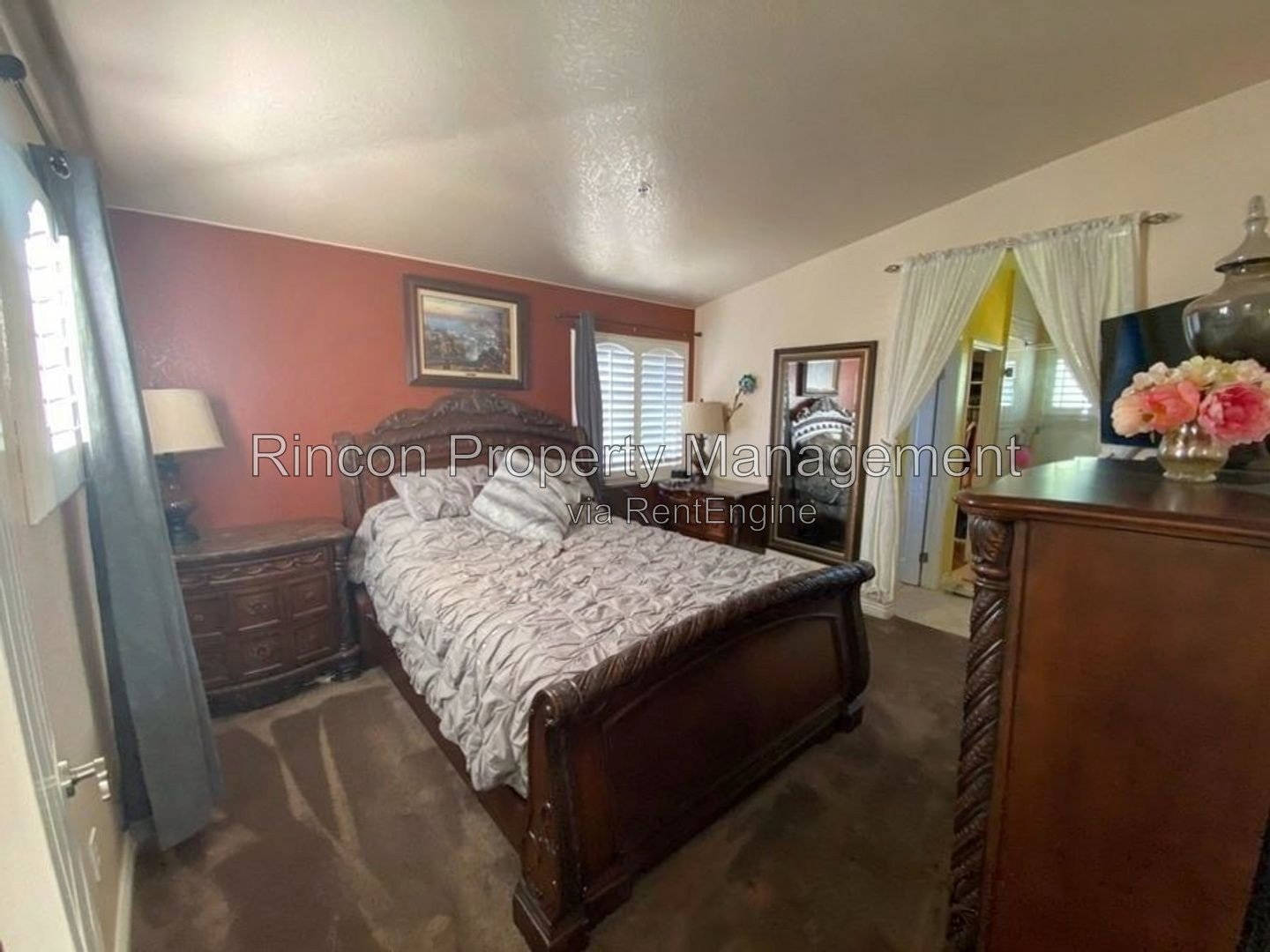 North Oxnard Home Available Now! 3 Bedrooms/2.5 Baths, Large Private Back Yard property image