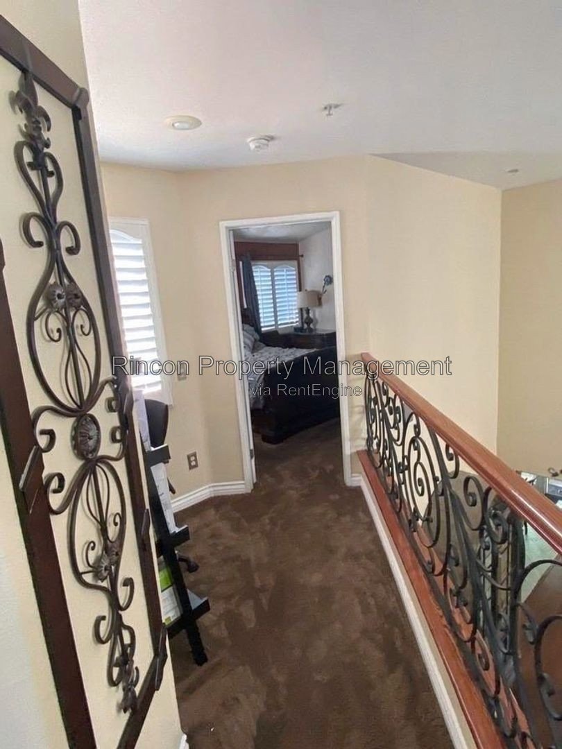 North Oxnard Home Available Now! 3 Bedrooms/2.5 Baths, Large Private Back Yard property image