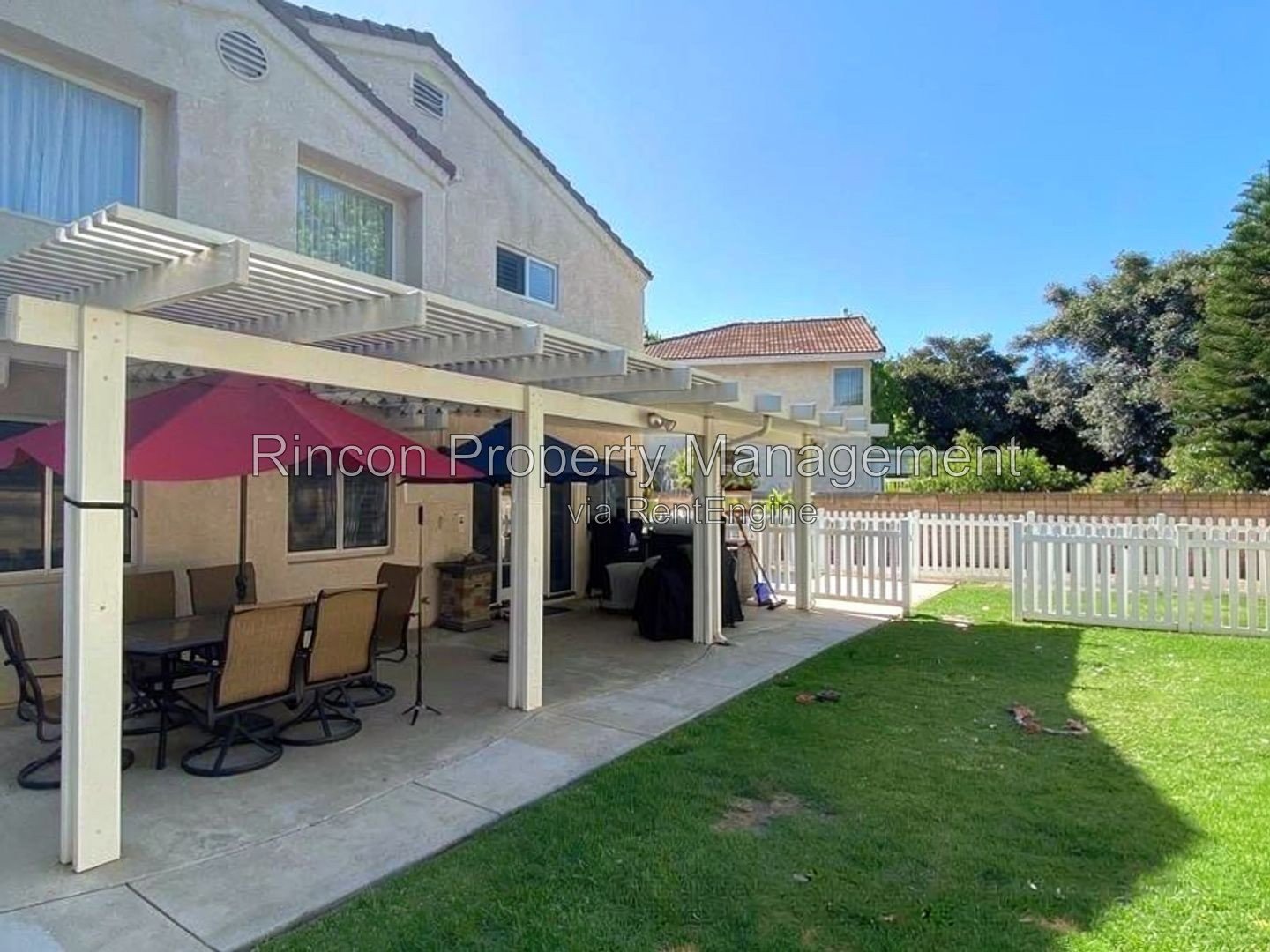 North Oxnard Home Available Now! 3 Bedrooms/2.5 Baths, Large Private Back Yard property image