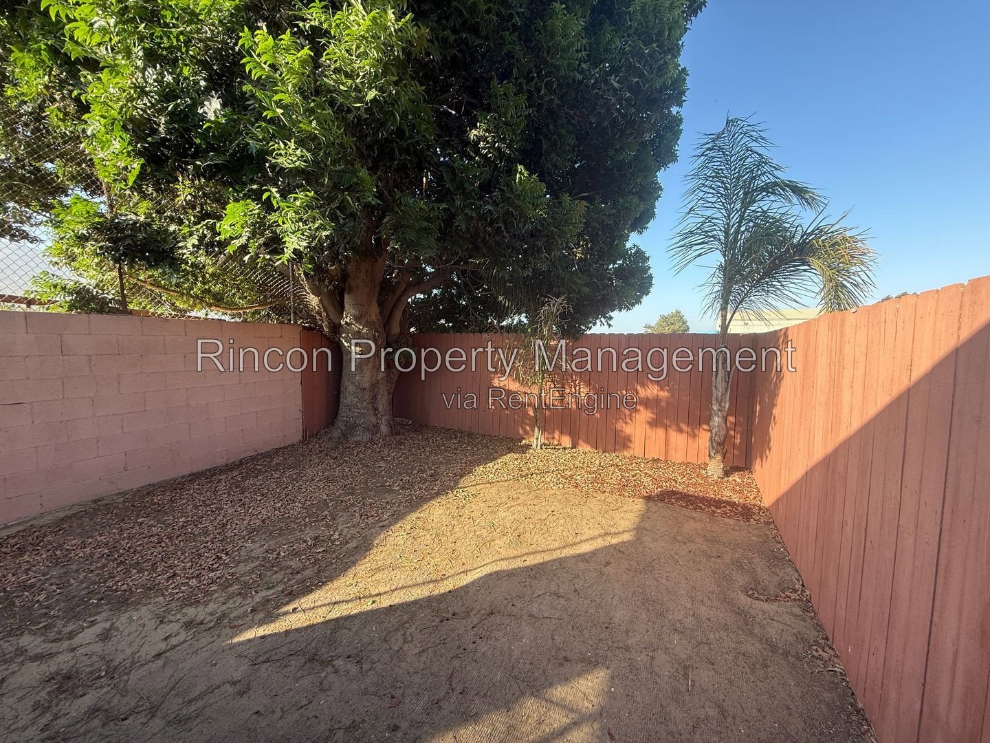 *Newly Updated 2 Bedroom Duplex unit in Santa Paula* property image