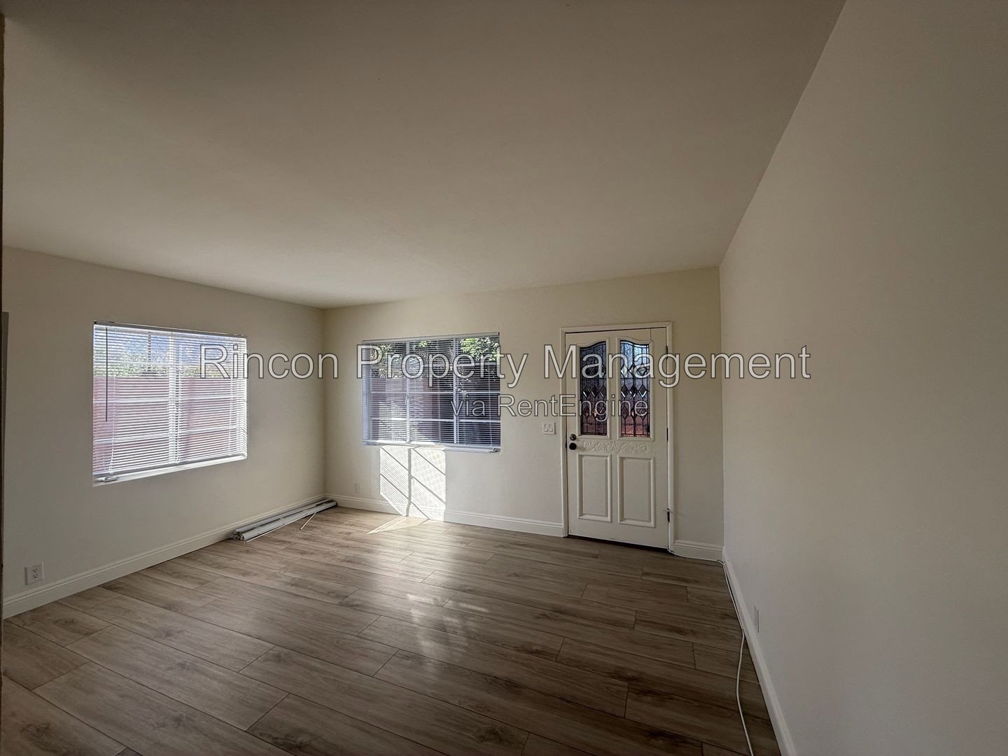 *Newly Updated 2 Bedroom Duplex unit in Santa Paula* property image