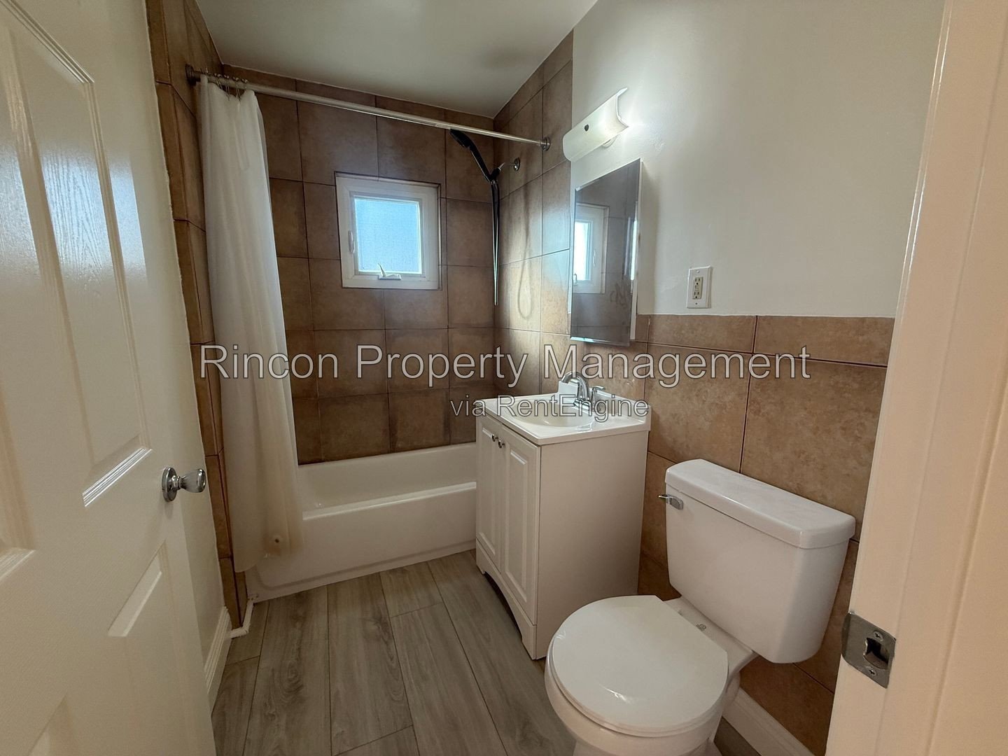 *Newly Updated 2 Bedroom Duplex unit in Santa Paula* property image
