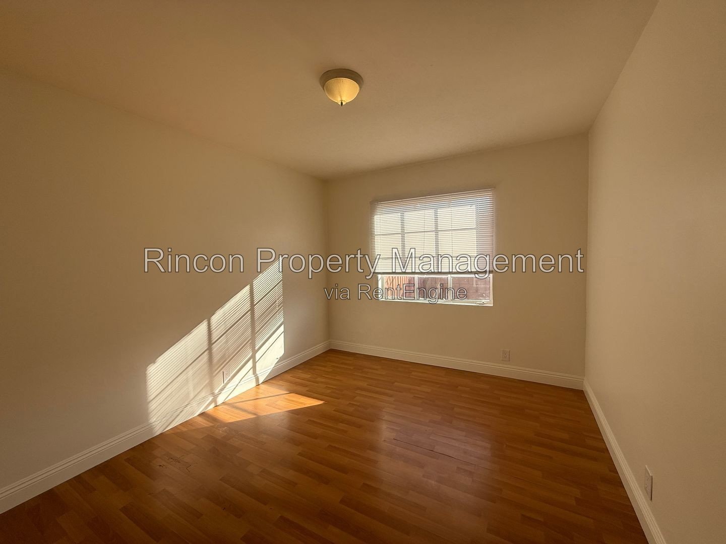 *Newly Updated 2 Bedroom Duplex unit in Santa Paula* property image