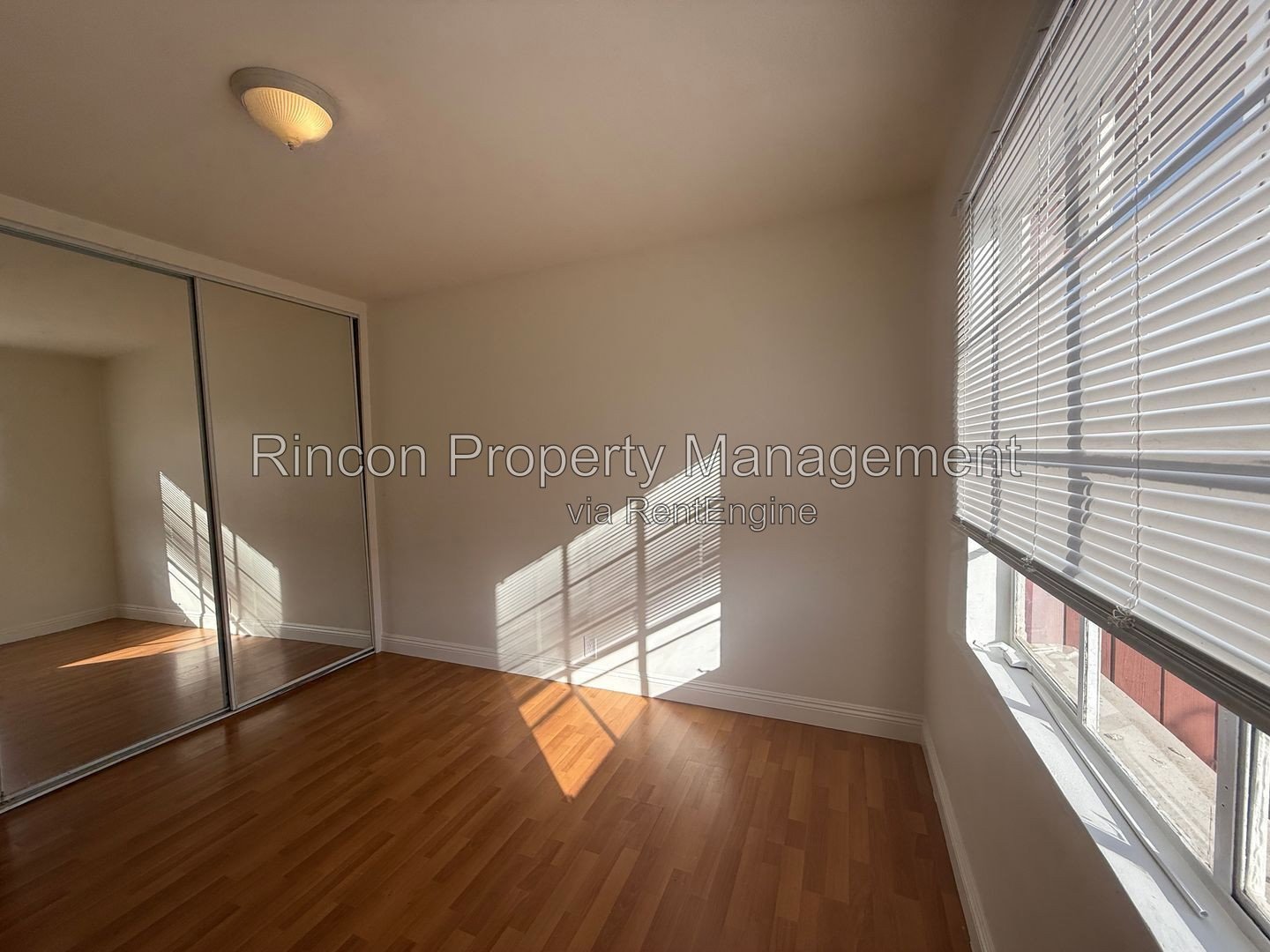 *Newly Updated 2 Bedroom Duplex unit in Santa Paula* property image