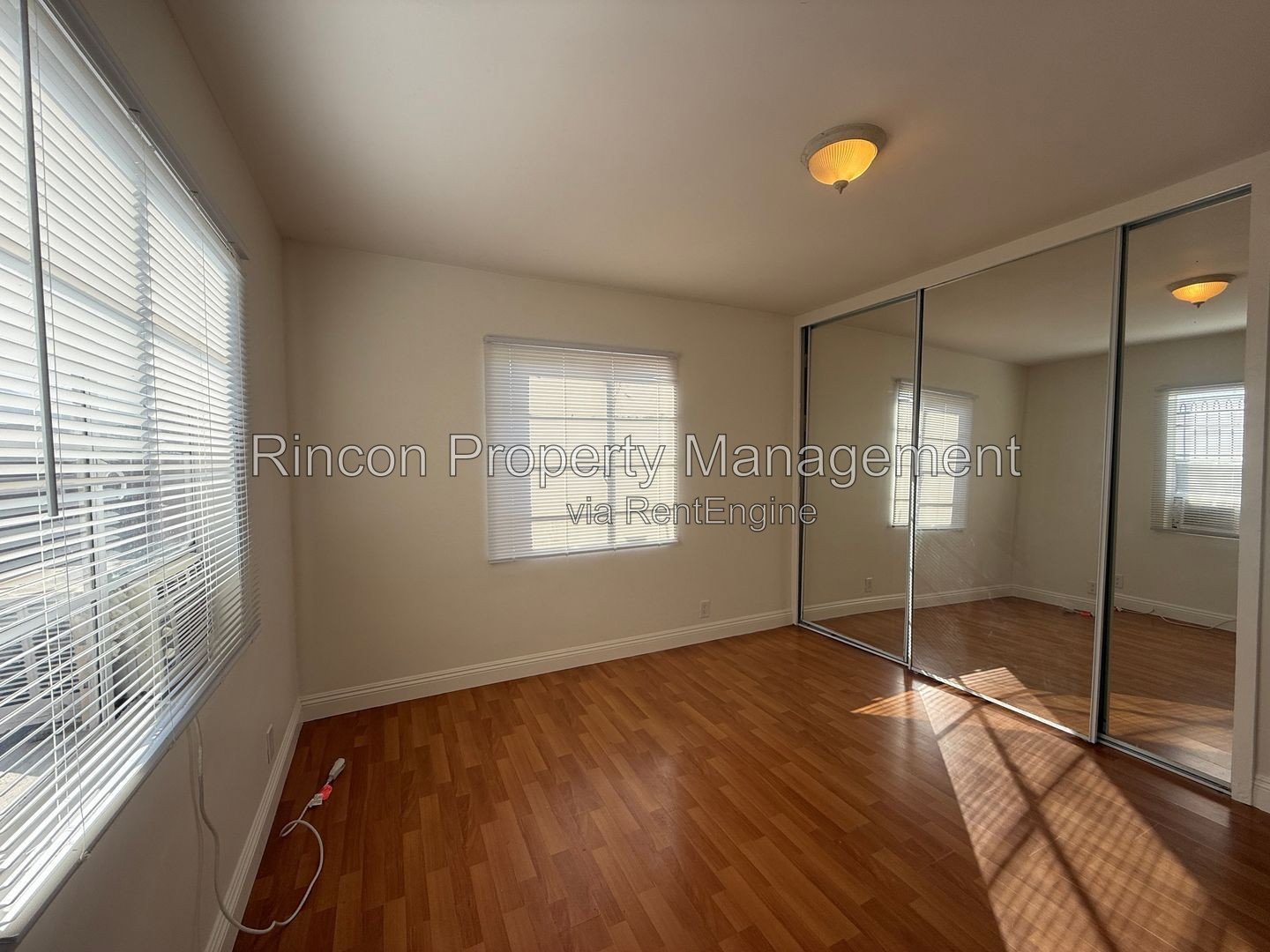 *Newly Updated 2 Bedroom Duplex unit in Santa Paula* property image