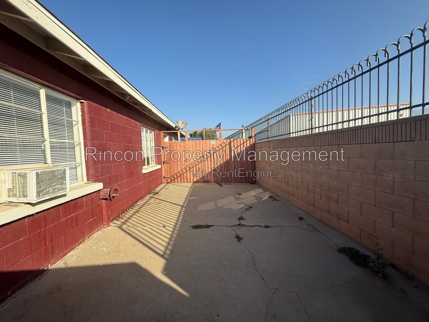 *Newly Updated 2 Bedroom Duplex unit in Santa Paula* property image