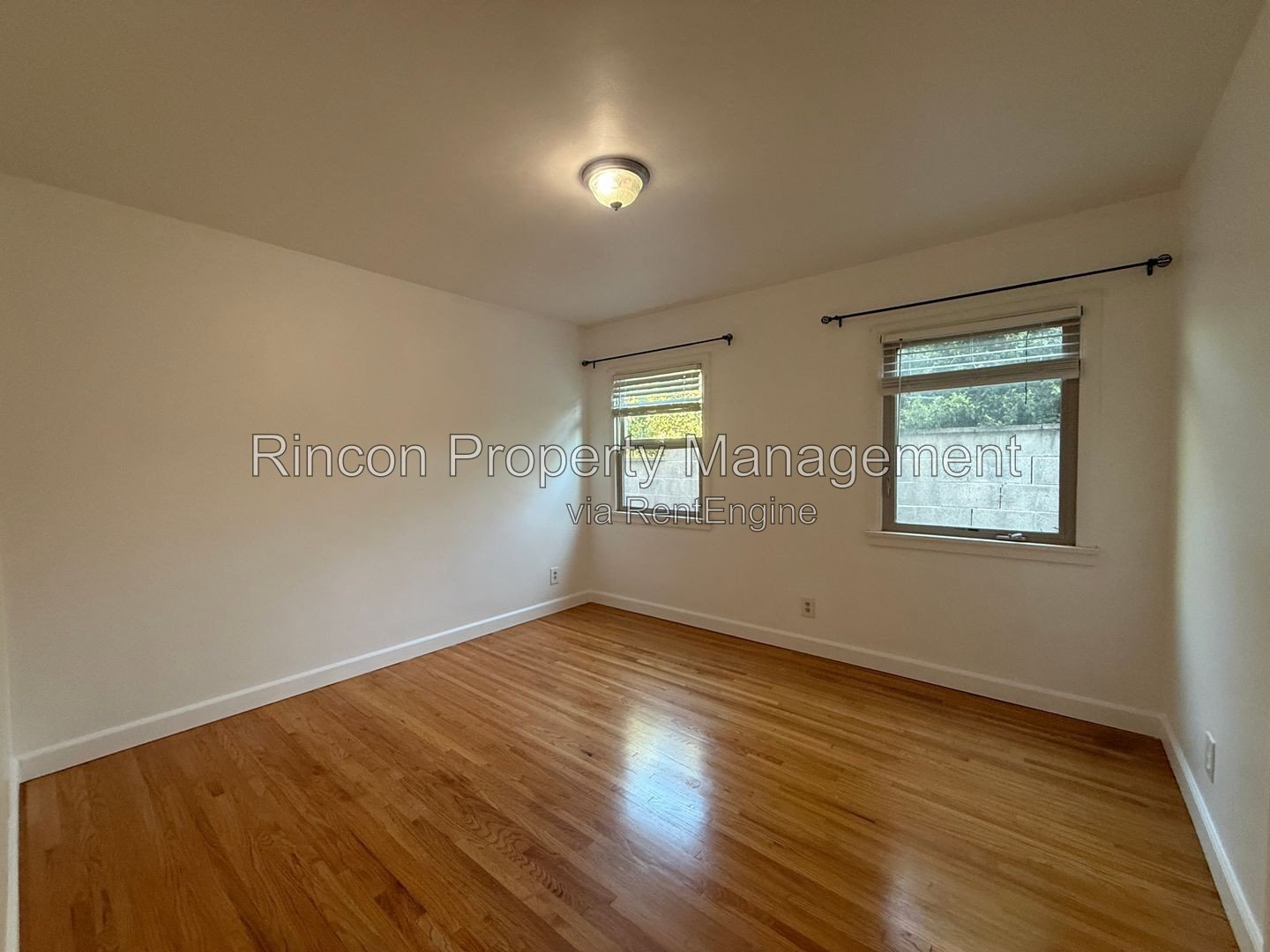 Available NOW *Midtown Home--3 Bedrooms/2.5 Baths* property image