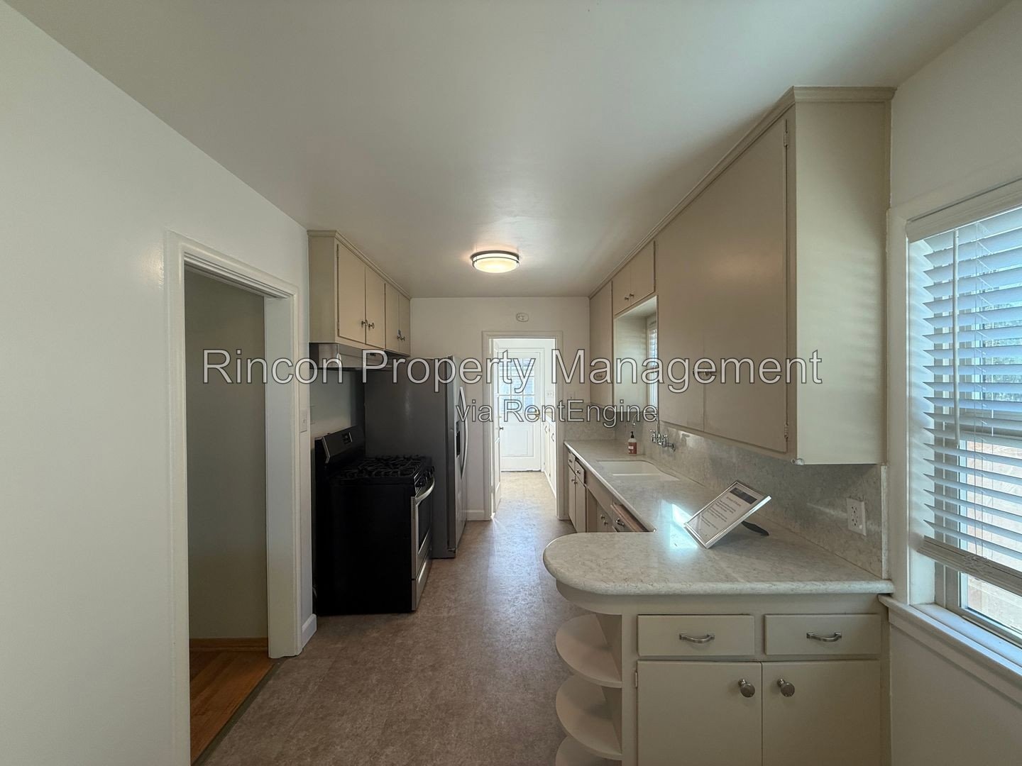 Available NOW *Midtown Home--3 Bedrooms/2.5 Baths* property image