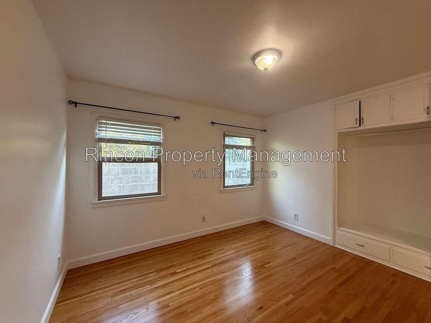 Available NOW *Midtown Home--3 Bedrooms/2.5 Baths* property image