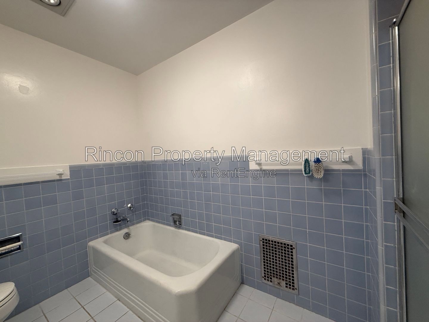 Available NOW *Midtown Home--3 Bedrooms/2.5 Baths* property image