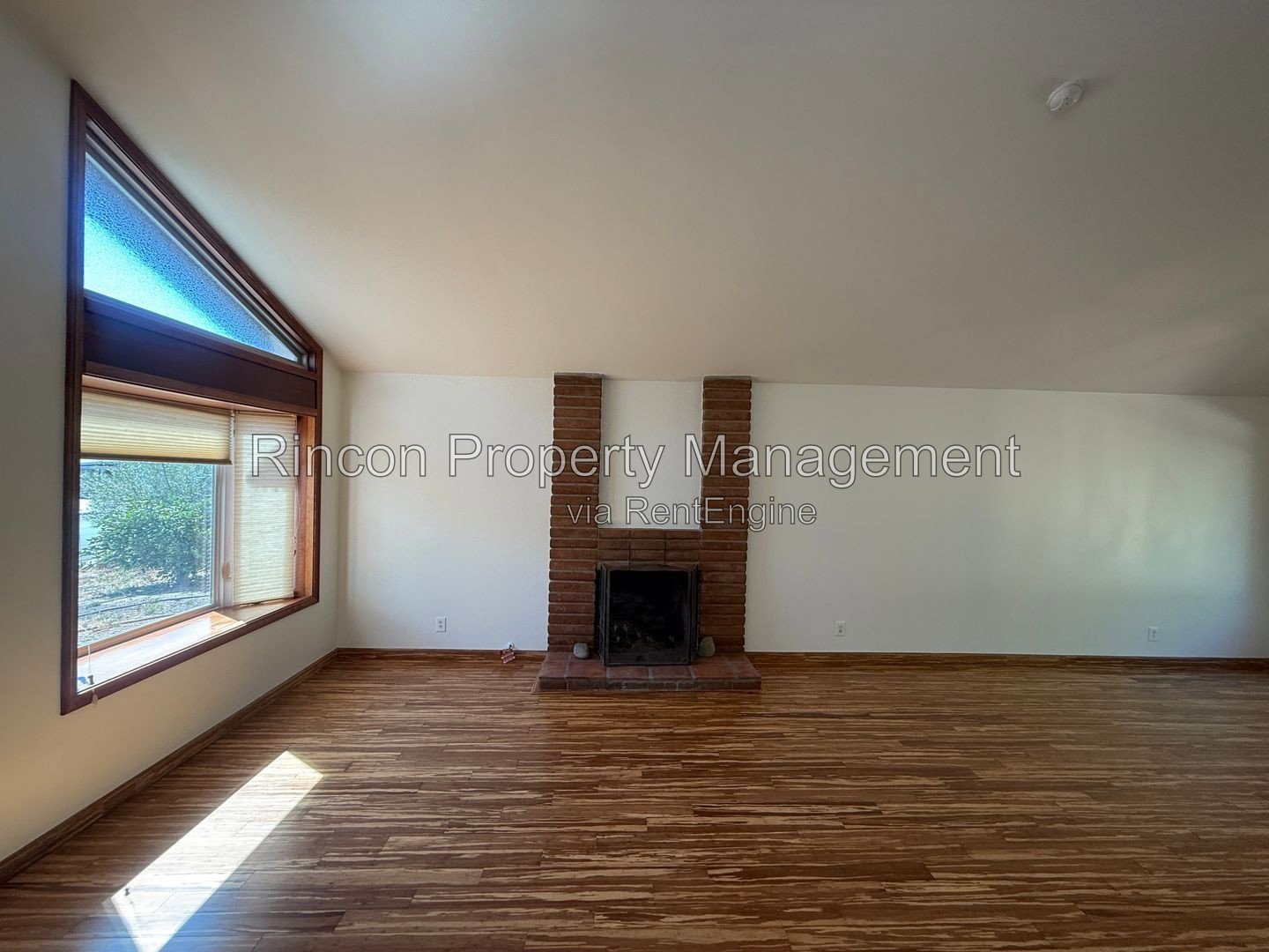 Stunning 3-Bedroom Single-Family Home in Ojai property image