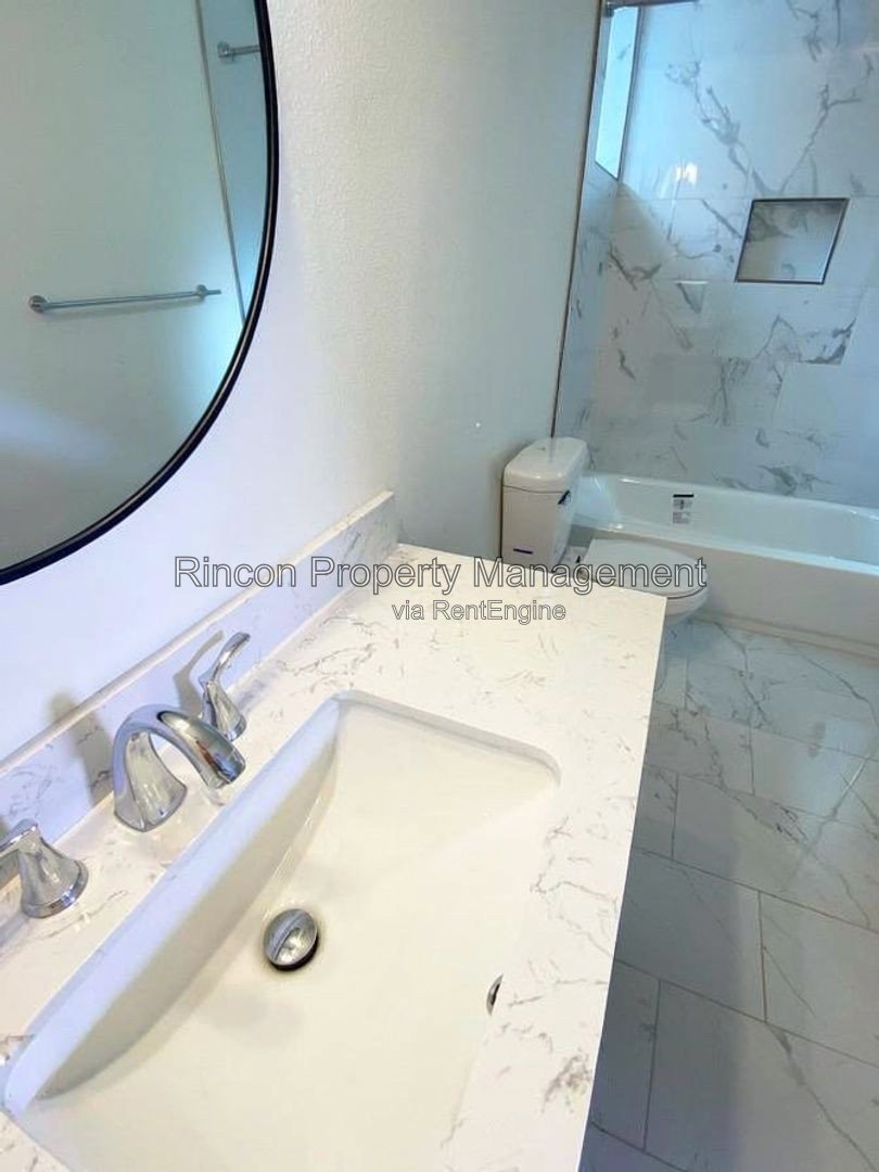 1 bedroom/1 bath *Thousand Oaks* property image