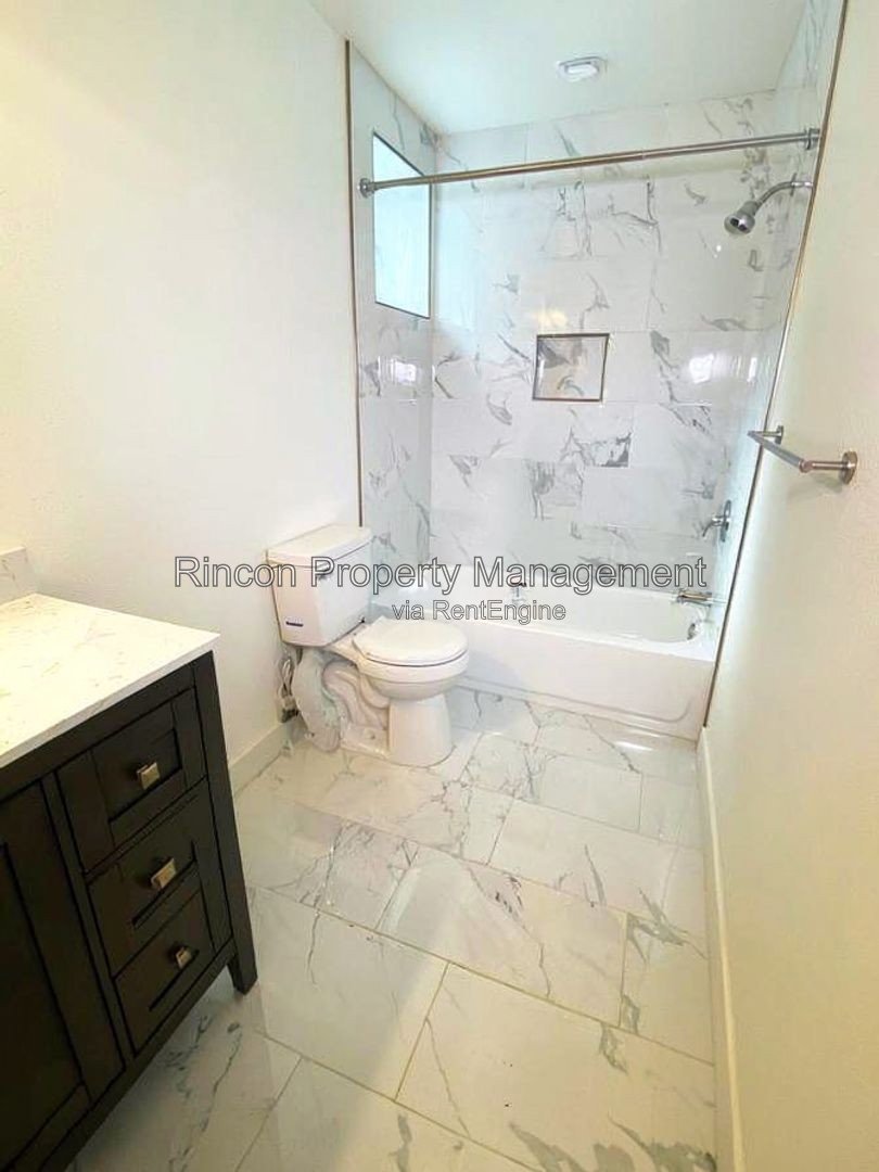 1 bedroom/1 bath *Thousand Oaks* property image