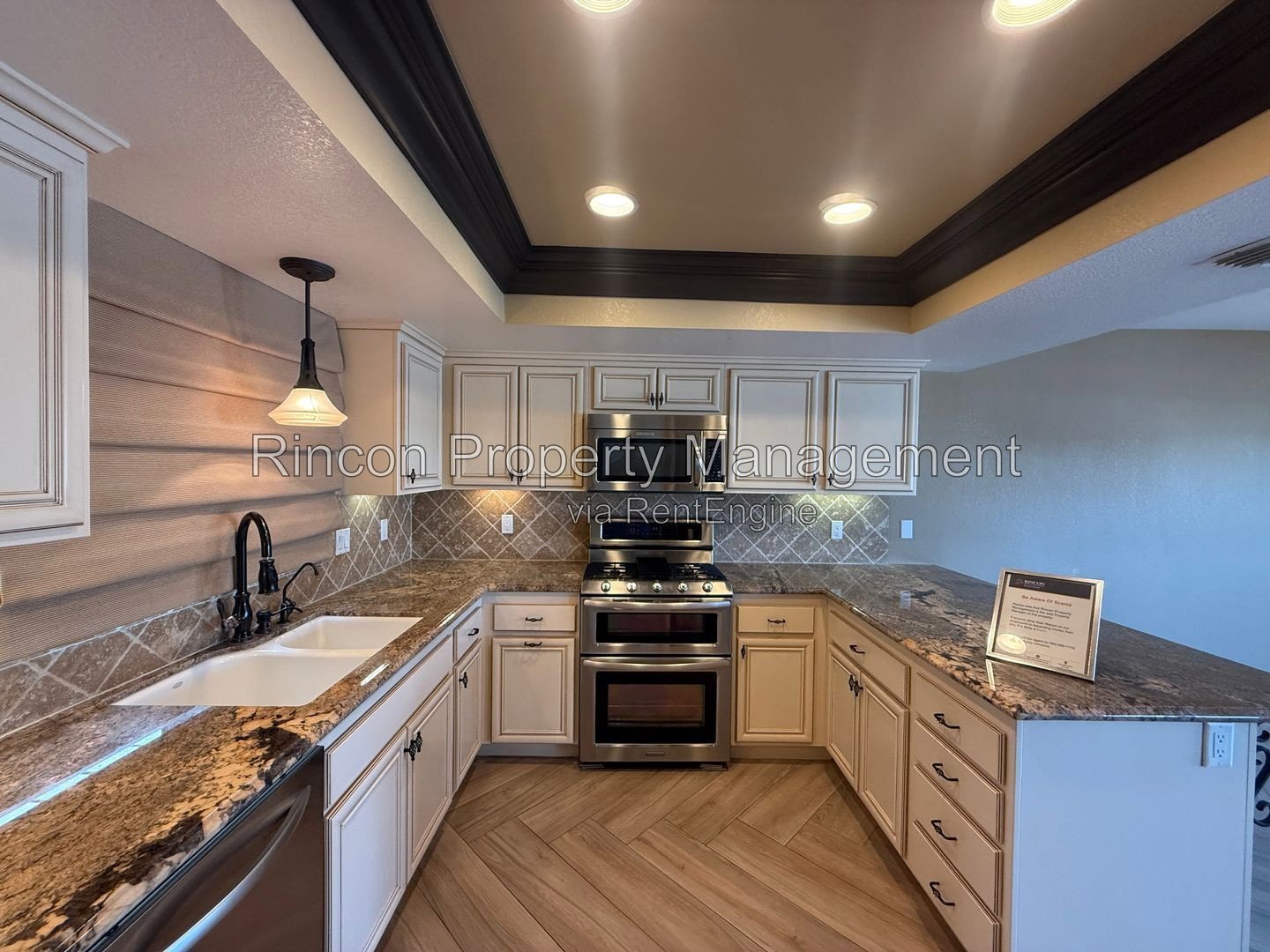 Stunning Waterfront Home with Private Boat Dock in Oxnard! property image