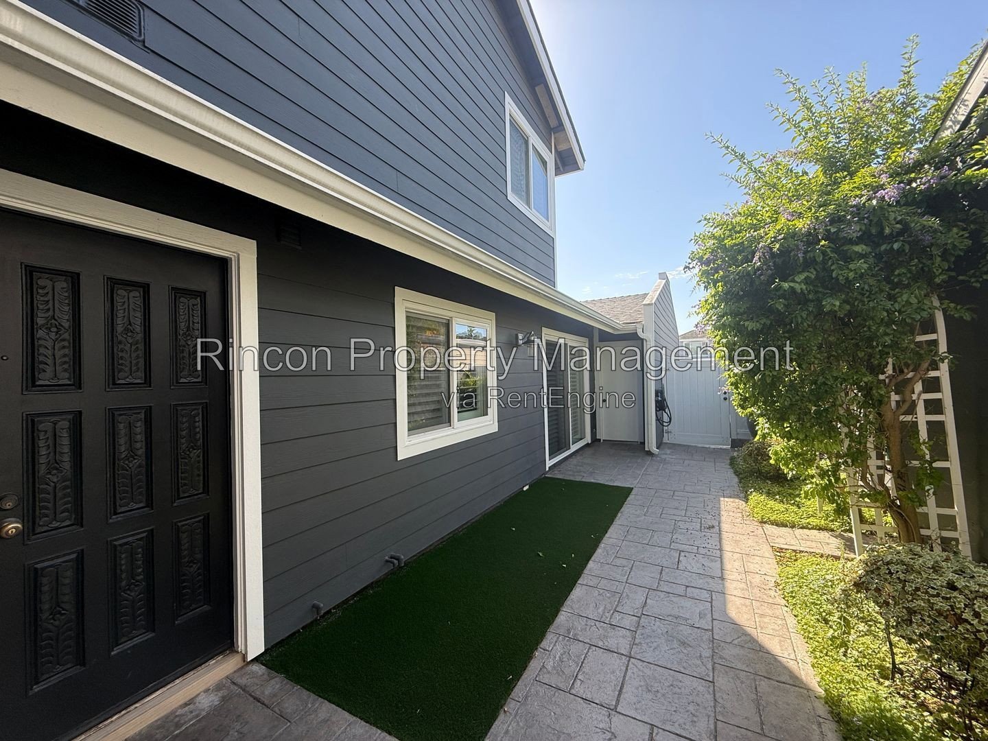 Stunning Waterfront Home with Private Boat Dock in Oxnard! property image