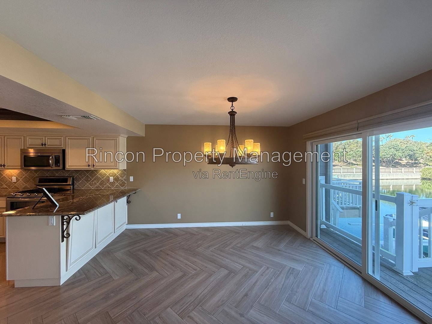 Stunning Waterfront Home with Private Boat Dock in Oxnard! property image