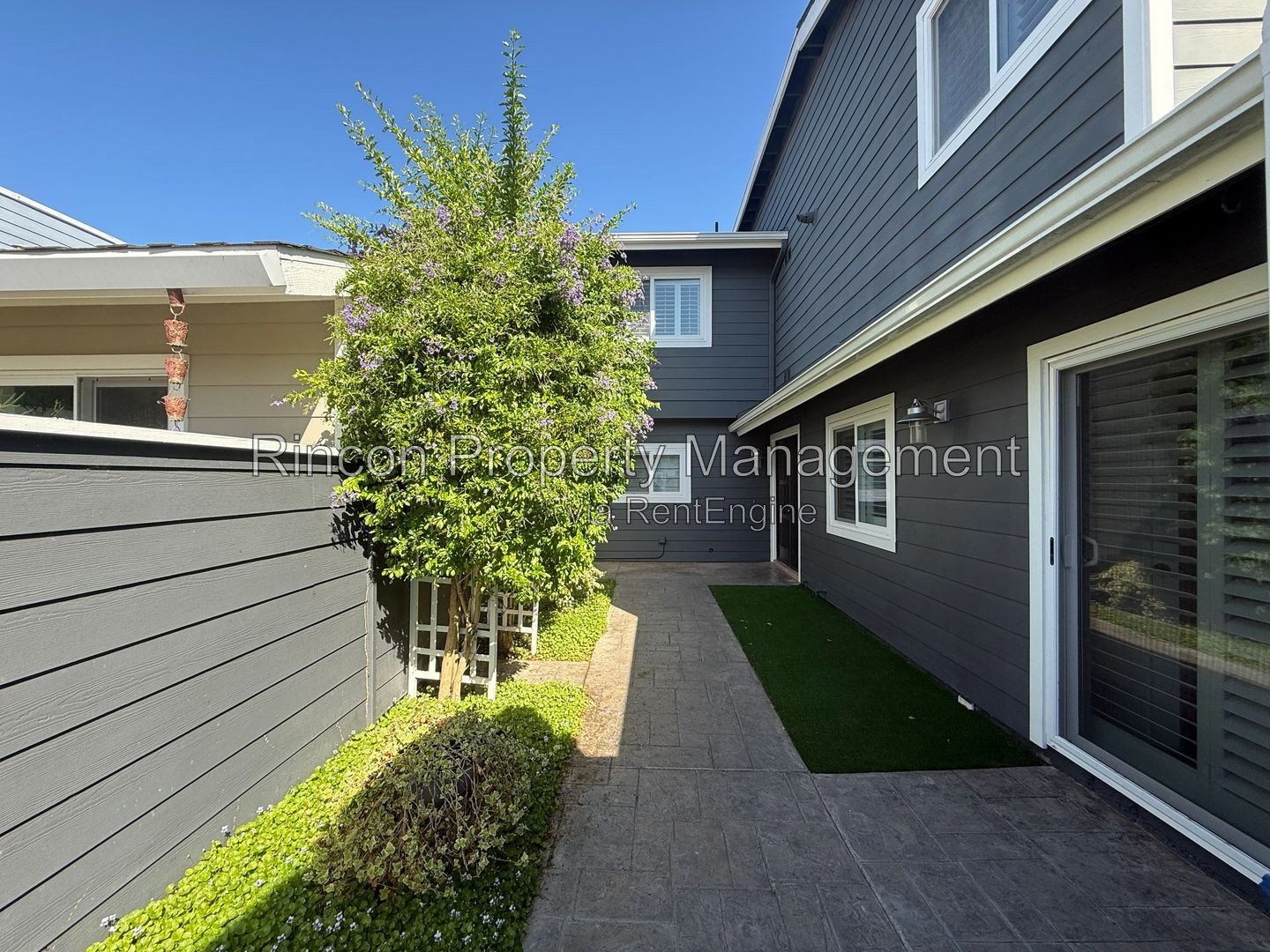 Stunning Waterfront Home with Private Boat Dock in Oxnard! property image