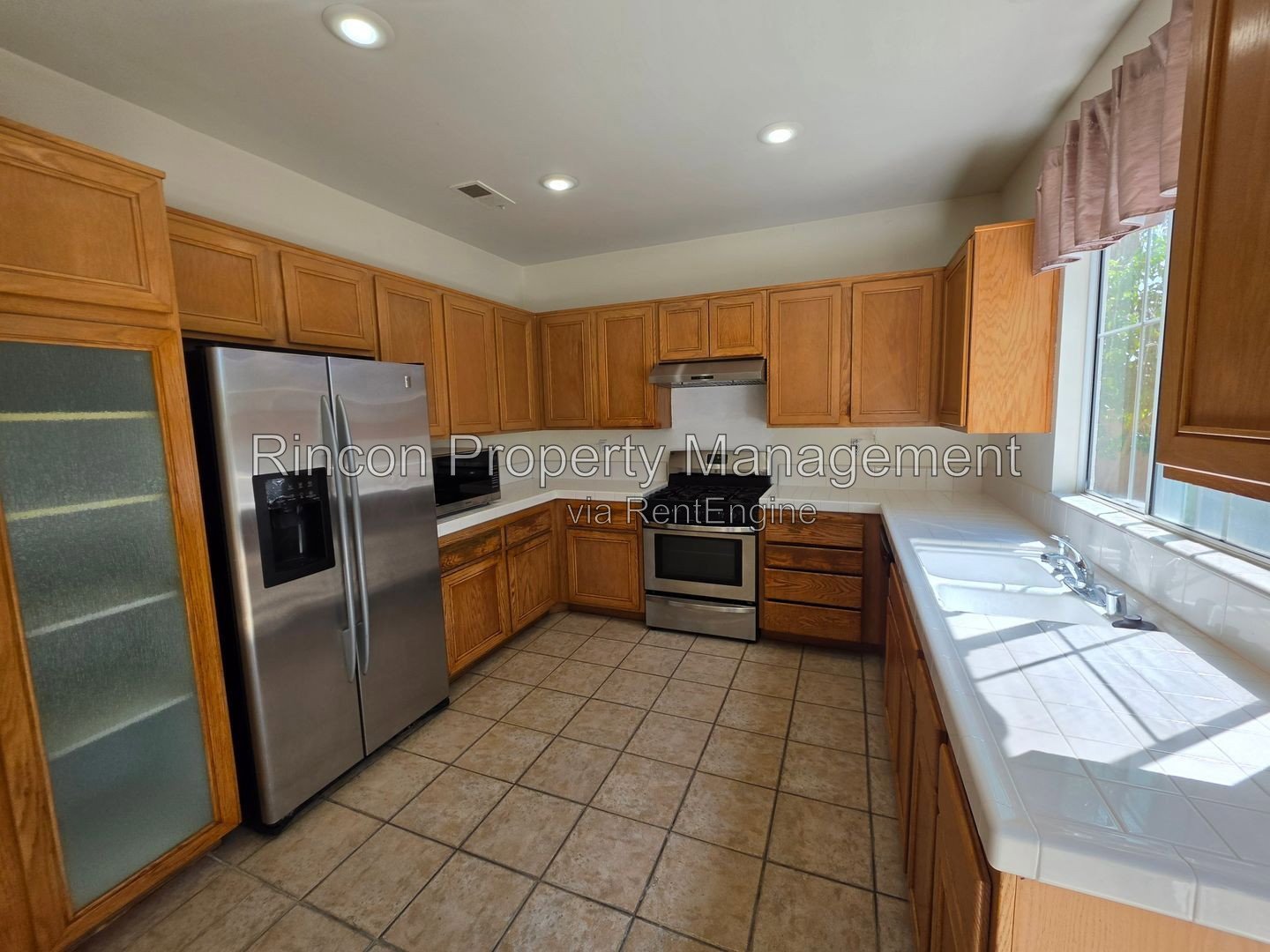 Spacious Camarillo Cul-de-Sac House property image
