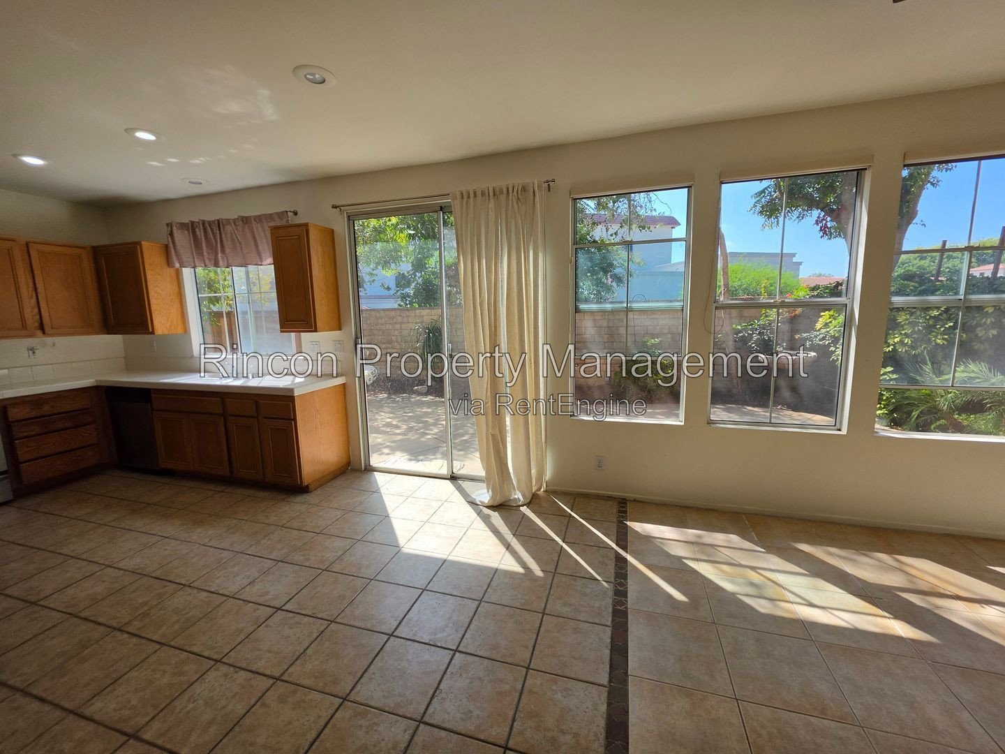 Spacious Camarillo Cul-de-Sac House property image
