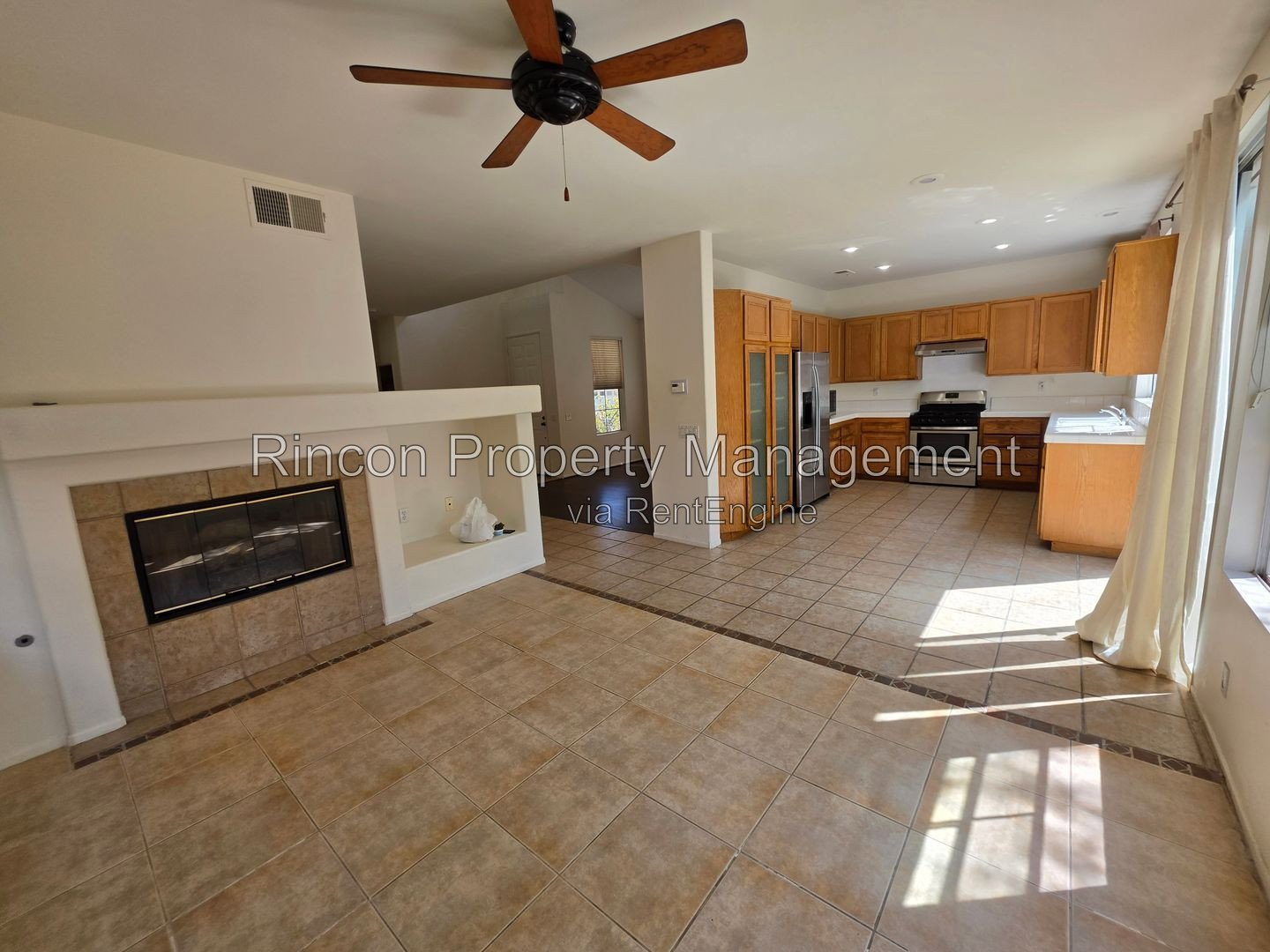 Spacious Camarillo Cul-de-Sac House property image