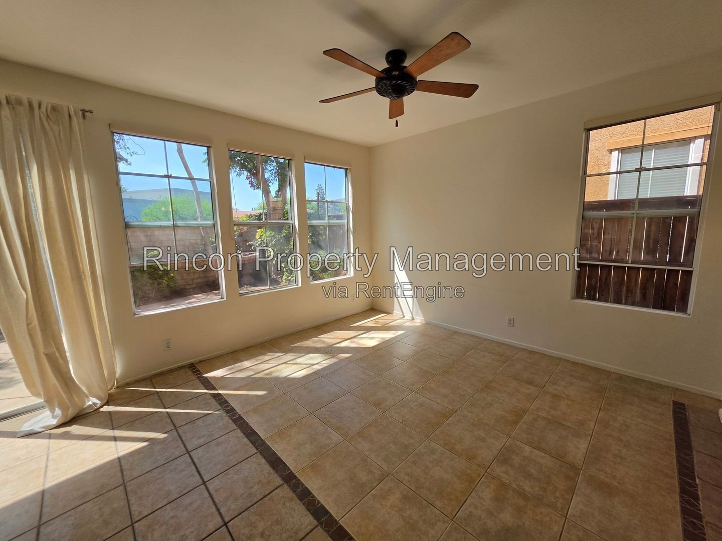 Spacious Camarillo Cul-de-Sac House property image