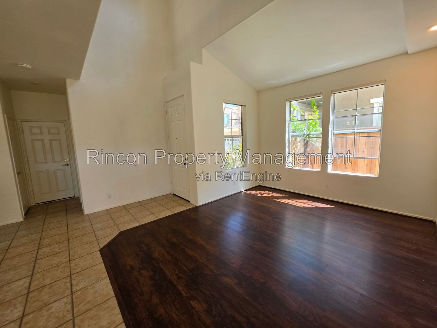 Spacious Camarillo Cul-de-Sac House property image