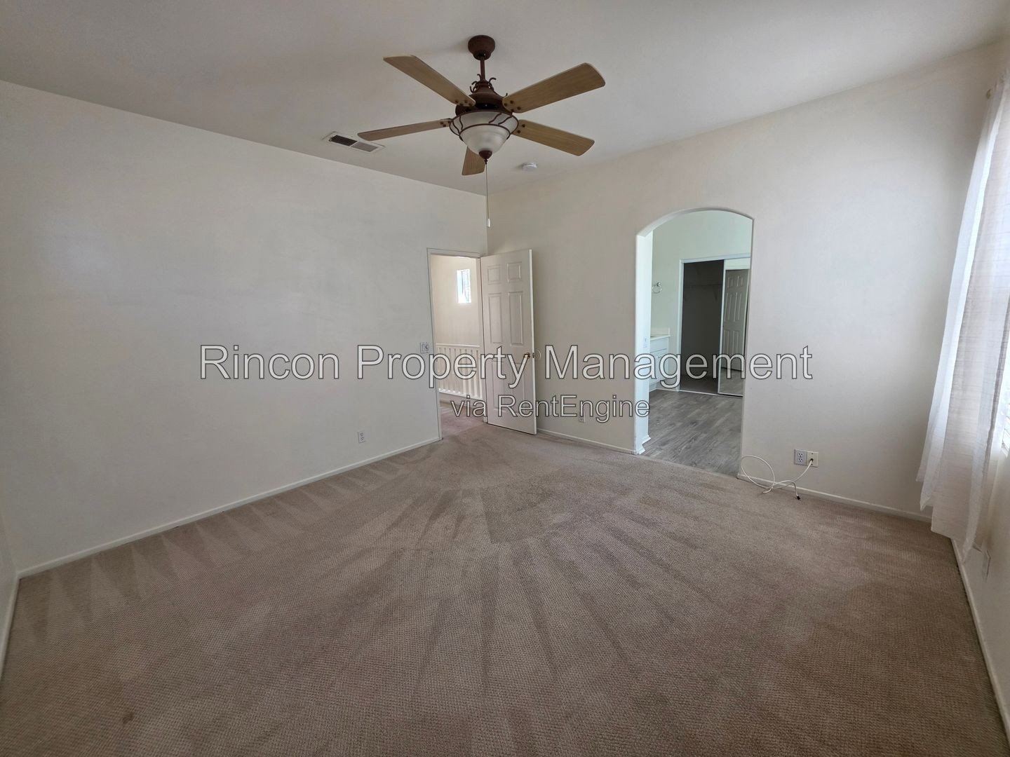 Spacious Camarillo Cul-de-Sac House property image
