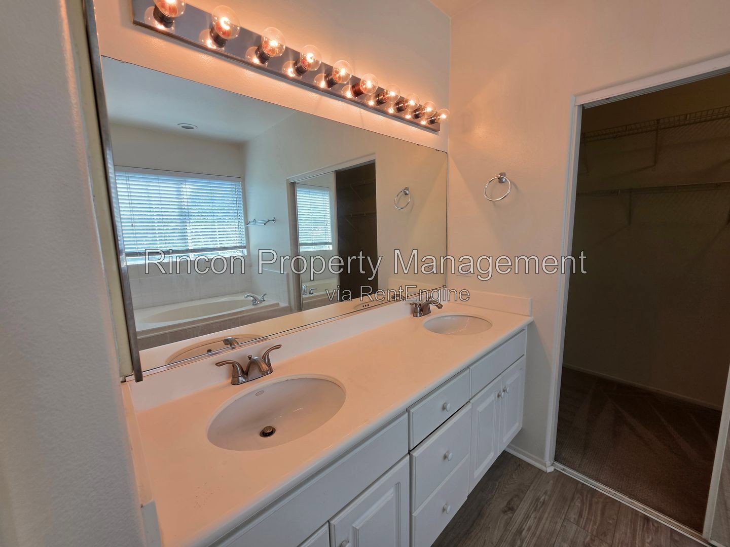 Spacious Camarillo Cul-de-Sac House property image