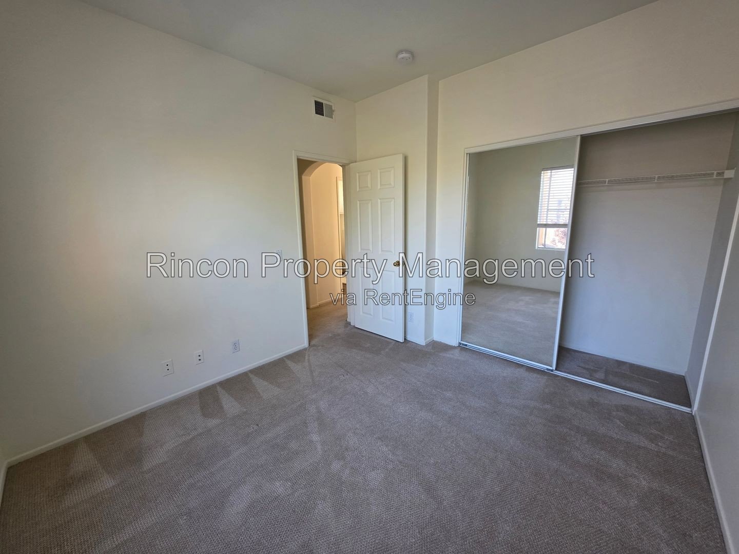 Spacious Camarillo Cul-de-Sac House property image