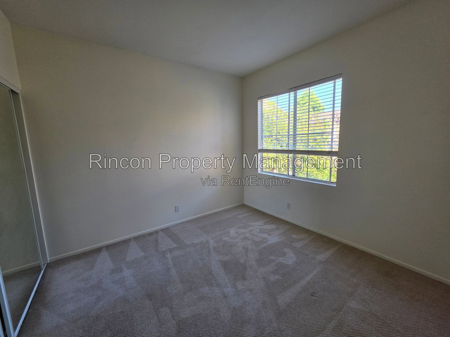 Spacious Camarillo Cul-de-Sac House property image