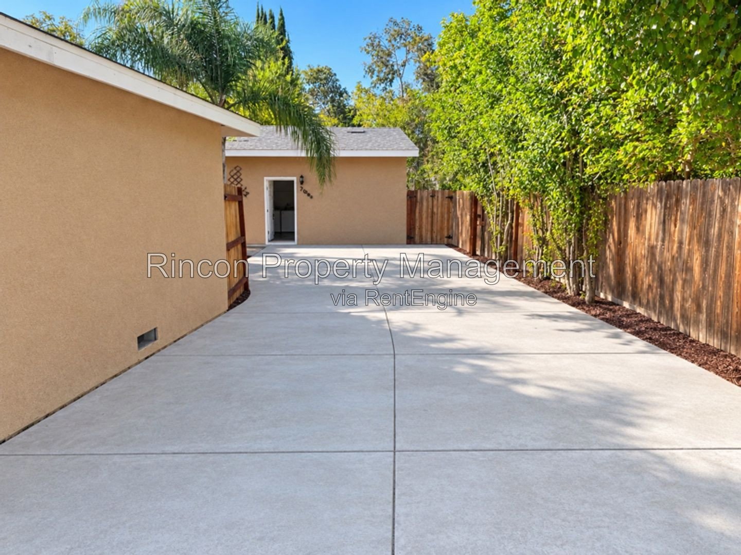 1 bedroom/1 bath *Thousand Oaks* property image