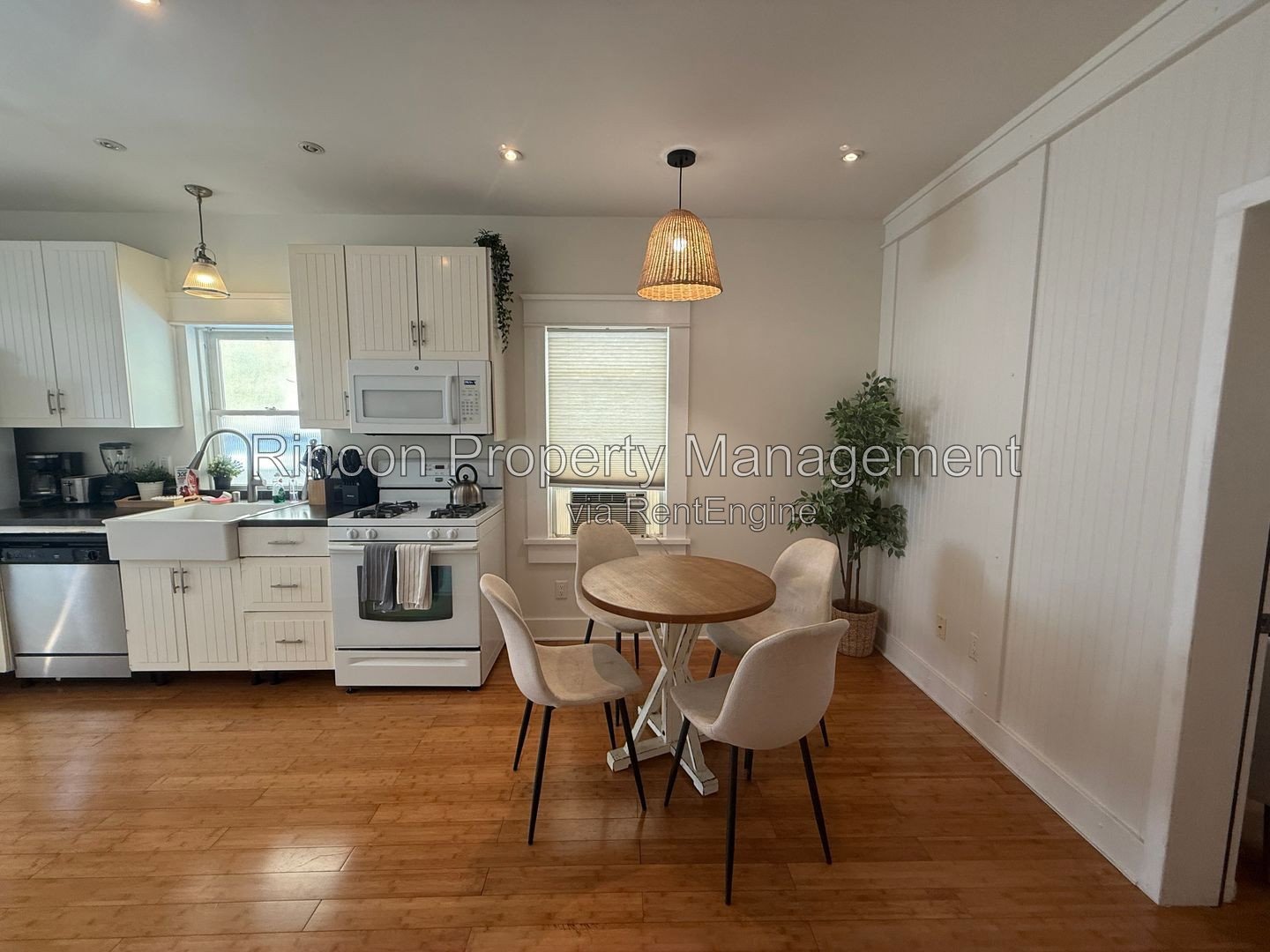 Updated 1 Bedroom Home Near Downtown *1 Bedrooms/2 Baths-760 Square Feet* property image