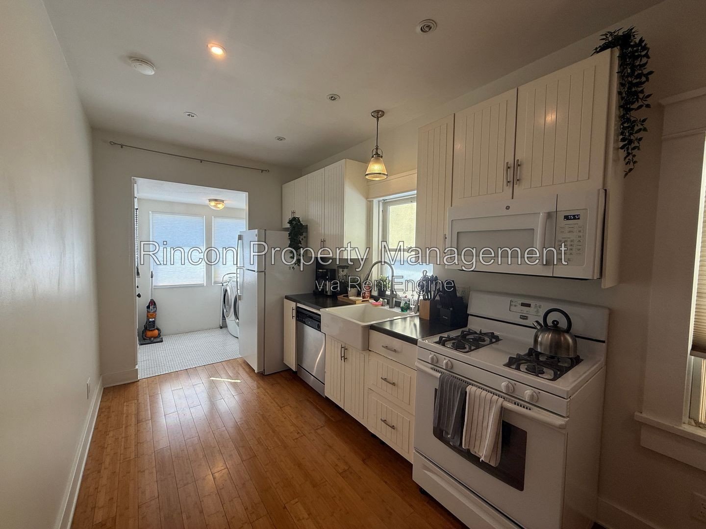 Updated 1 Bedroom Home Near Downtown *1 Bedrooms/2 Baths-760 Square Feet* property image