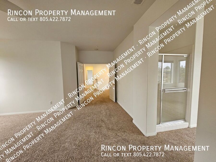 **Elegant 5-Bed Ventura Escape — Coastal Living Within Reach** property image