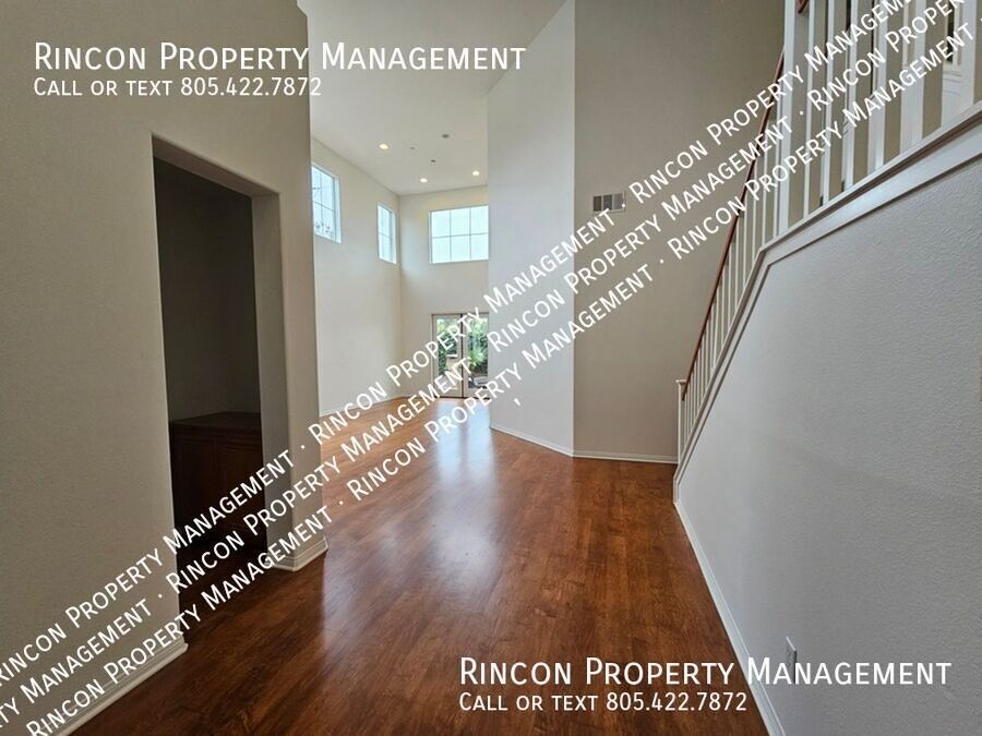 **Elegant 5-Bed Ventura Escape — Coastal Living Within Reach** property image