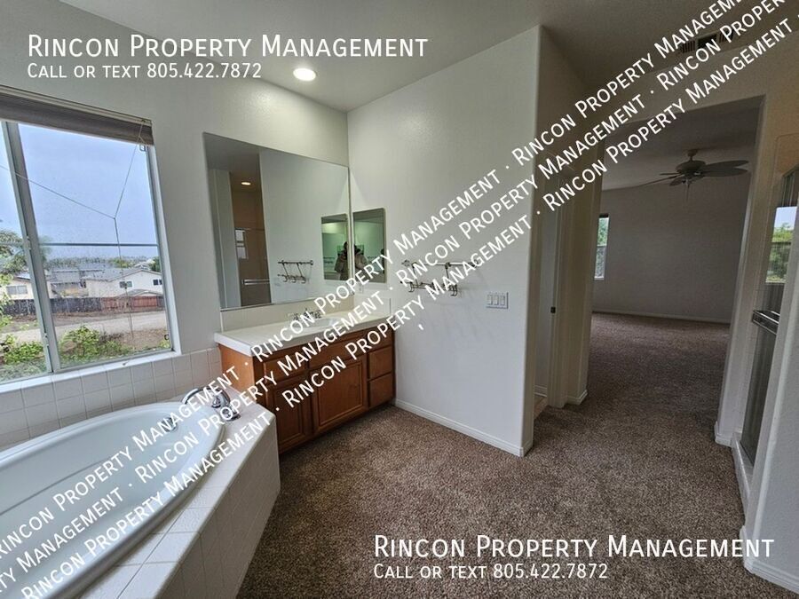 **Elegant 5-Bed Ventura Escape — Coastal Living Within Reach** property image