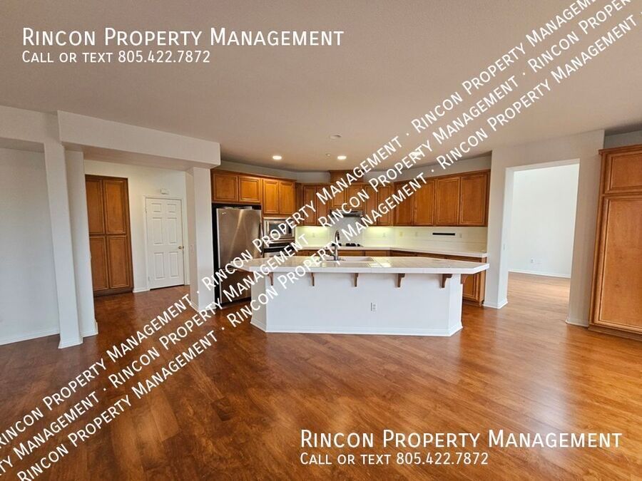 **Elegant 5-Bed Ventura Escape — Coastal Living Within Reach** property image