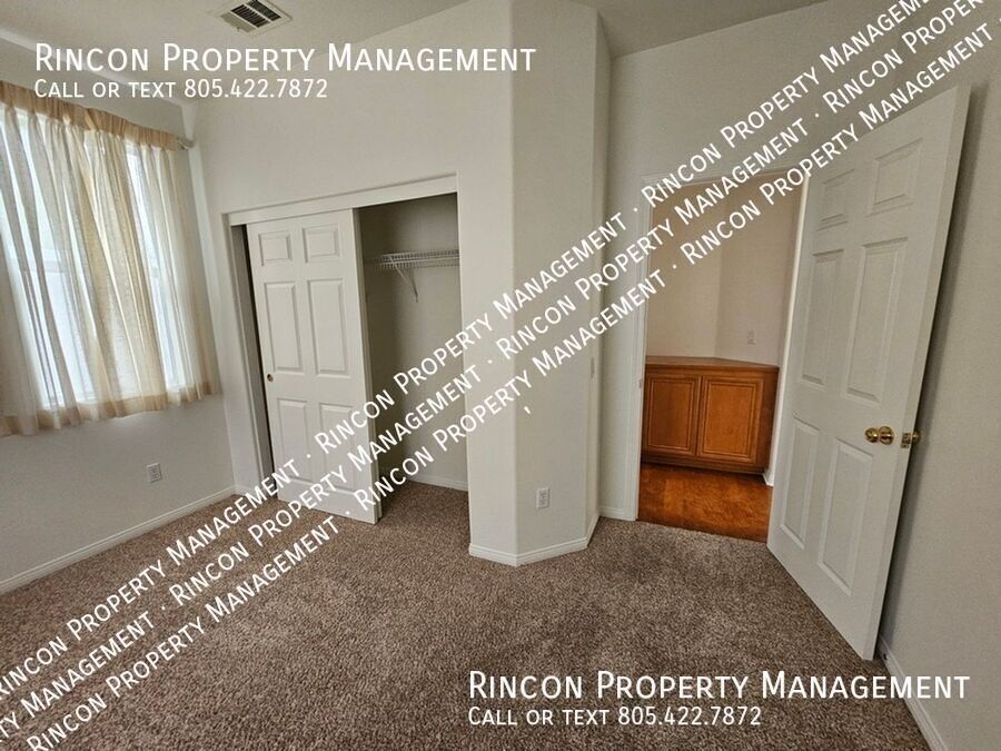 **Elegant 5-Bed Ventura Escape — Coastal Living Within Reach** property image