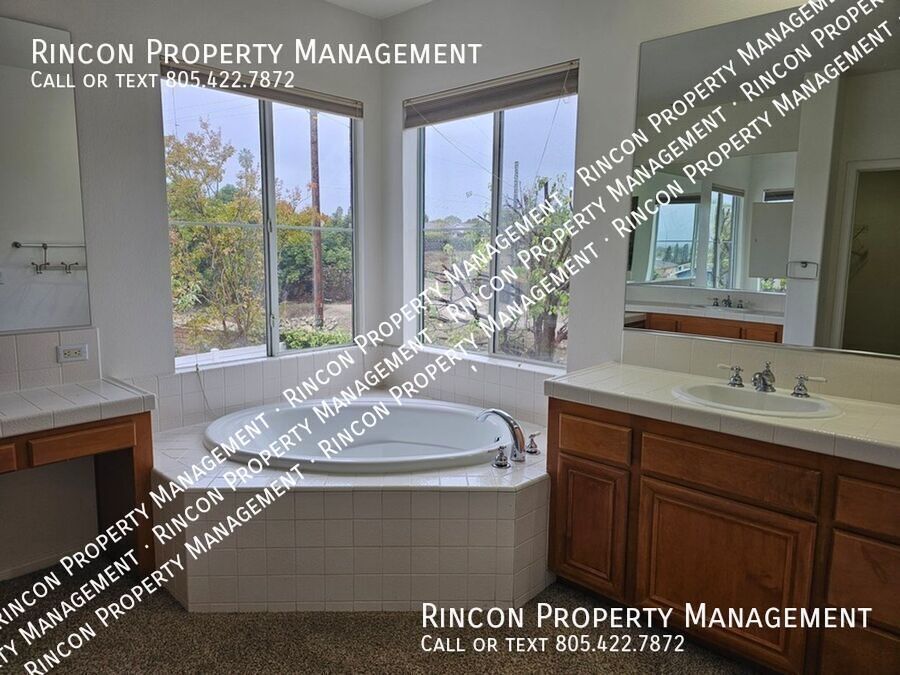 **Elegant 5-Bed Ventura Escape — Coastal Living Within Reach** property image