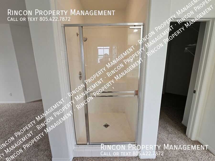 **Elegant 5-Bed Ventura Escape — Coastal Living Within Reach** property image