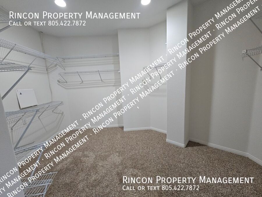 **Elegant 5-Bed Ventura Escape — Coastal Living Within Reach** property image